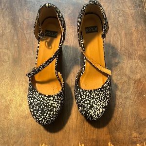 Cool black and white shoes